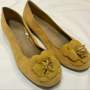 Merona Gold Seude Flower Flats 6